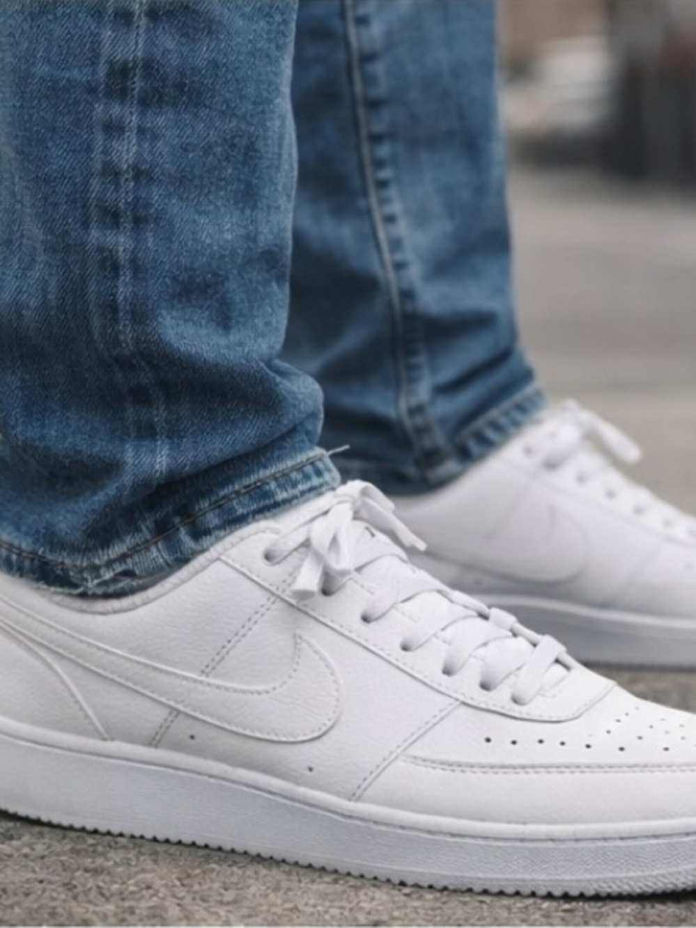 Nike White Low Top Sneakerz Men's Size 11.5